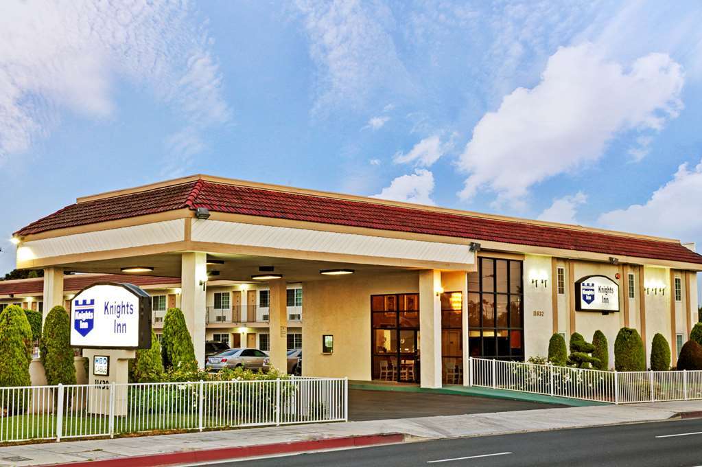 The Dixie Orange County Hotel สแตนตัน ภายนอก รูปภาพ